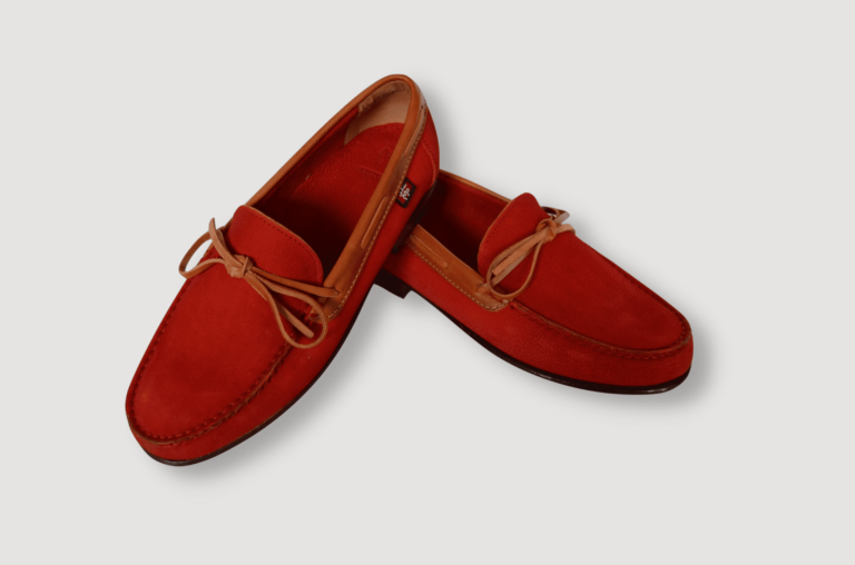 Mocasin rojo hombre